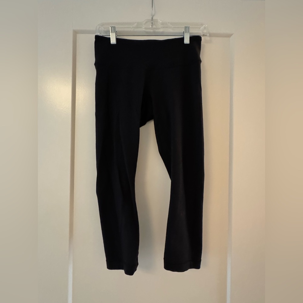 Lululemon 🖤 Black Leggings EUC 6/8